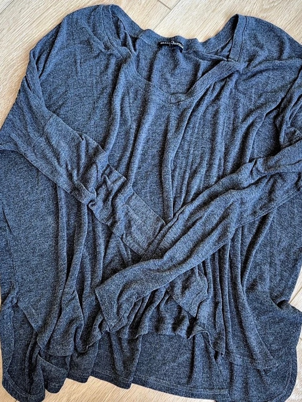 Brandy Melville Long Sleeve Ruched Top in Gray Size Small